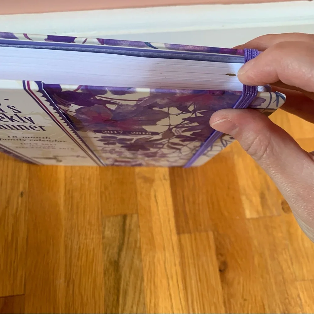 Mom's Weekly Planner Schedule Calendar or Notebook